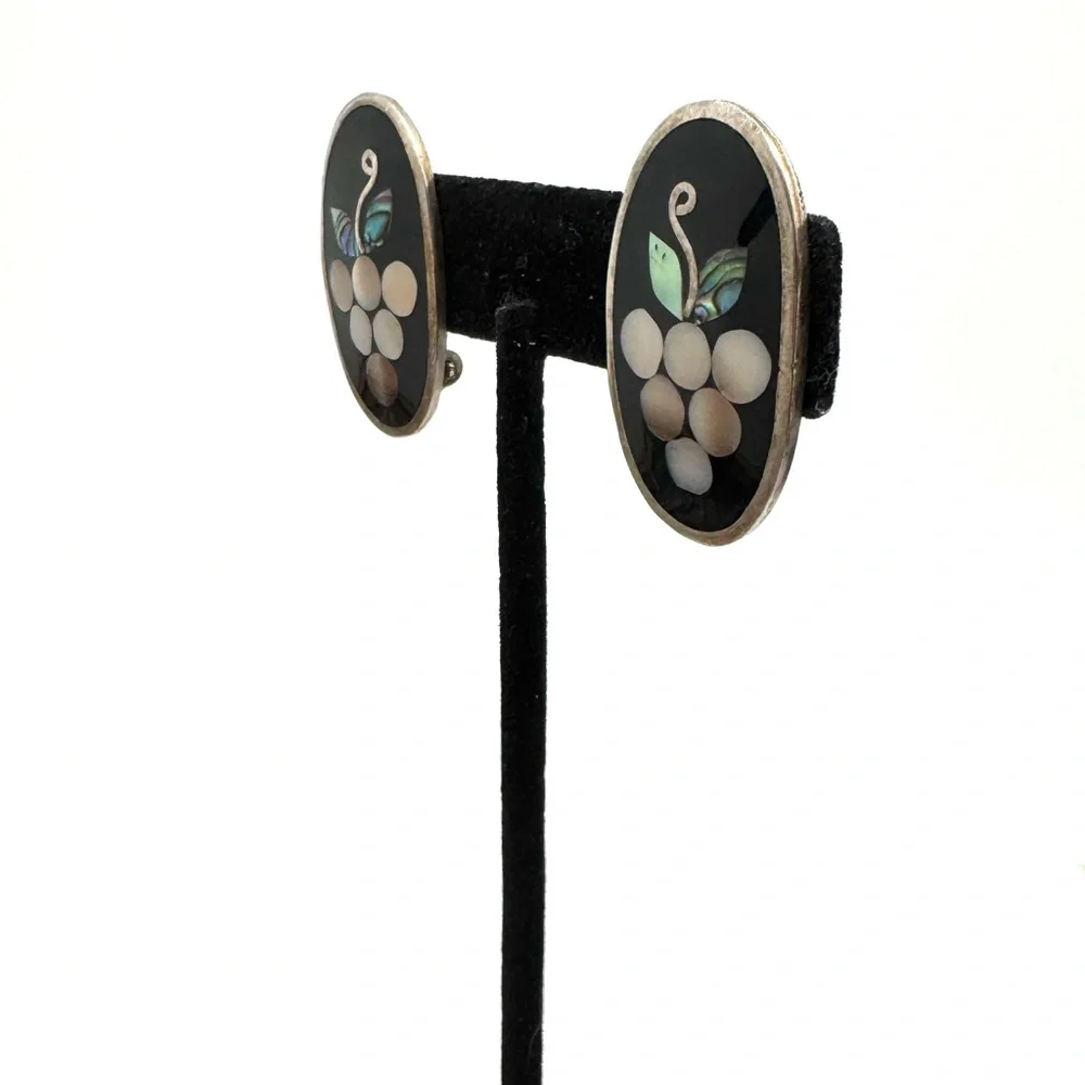 Vintage Alpaca Black Enamel Mother-of-Pearl Grape Motif Oval Earrings Clip-on